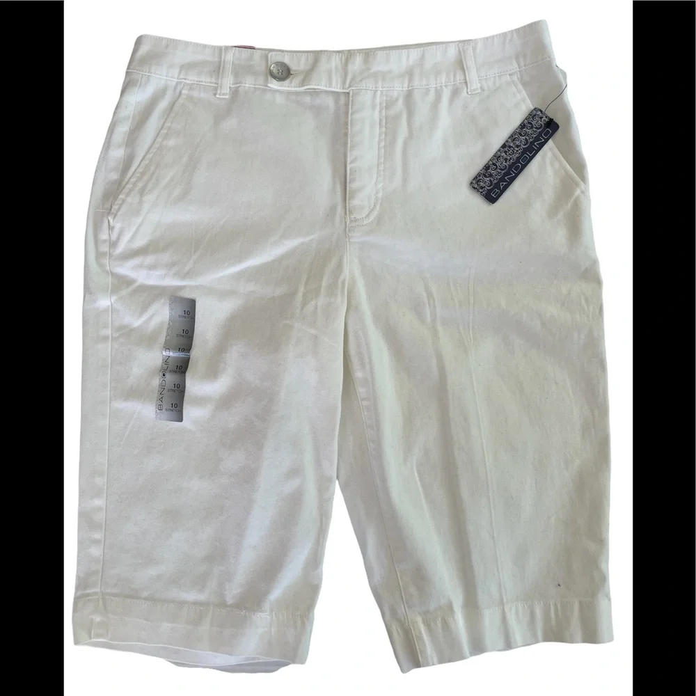 New with tags Bandolino white Ivette Bermuda shorts, size 10